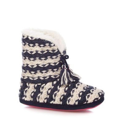 Iris & Edie Navy chunky knit tasseled slippers